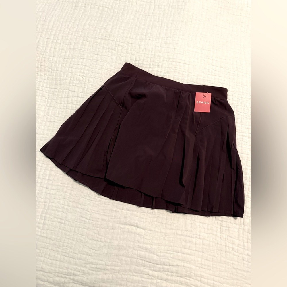 Spanx Burgundy Fig Pleated Skort NWT 2164